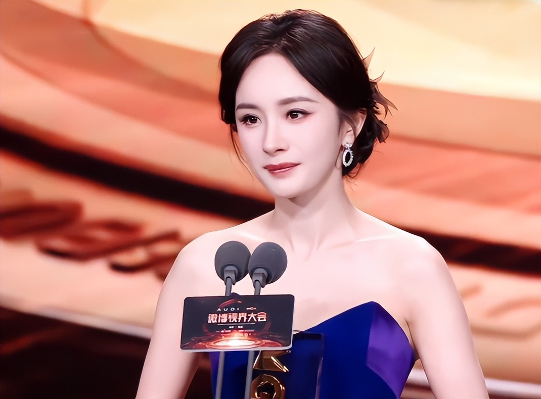 杨幂转型成功案例_杨幂演技争议_娱乐圈小说有杨幂