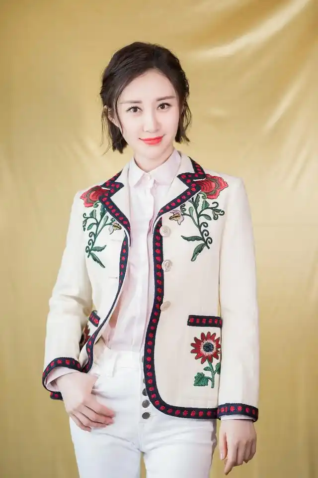 女明星齐肩卷发_宋茜齐肩短发_辛芷蕾锁骨发