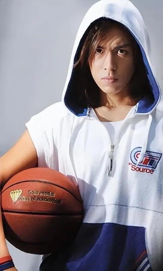 吴尊退出娱乐圈了吗_吴尊文莱富豪家族_陈楚河家庭背景