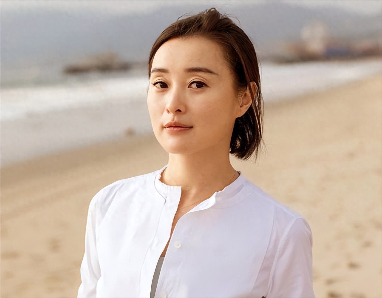 越老越耐看的5位中年女明星，事实证明：即使脸大也很有魅力