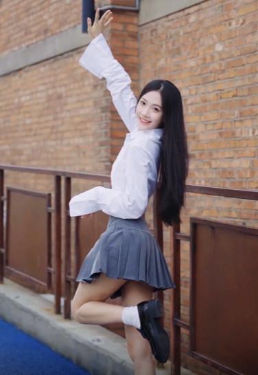 抖音初代草根网红现状_沈巍流浪大师经历_抖音网红黑料网站链接下载最新,