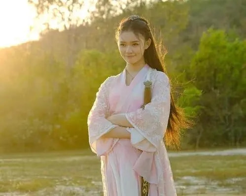 女明星睡姿照片_女星奇葩睡姿揭秘_杨超越宋茜林允许佳琪周迅