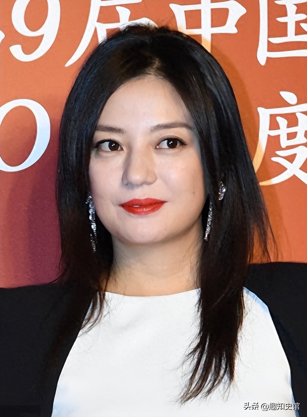 赵薇投资失败经历_赵薇现在还在娱乐圈吗_赵薇小燕子近况