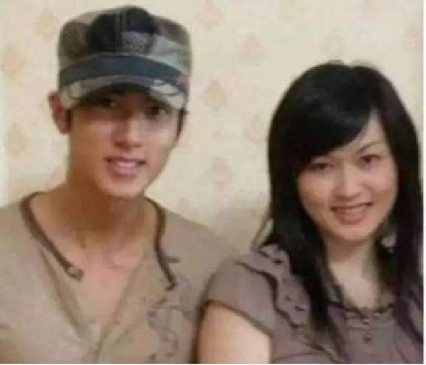 范冰冰李晨婚礼_李晨在娱乐圈人缘_李晨求婚范冰冰现场