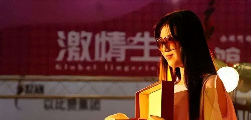 张小雨 裸模 人体摄影_中国女明星人体艺术