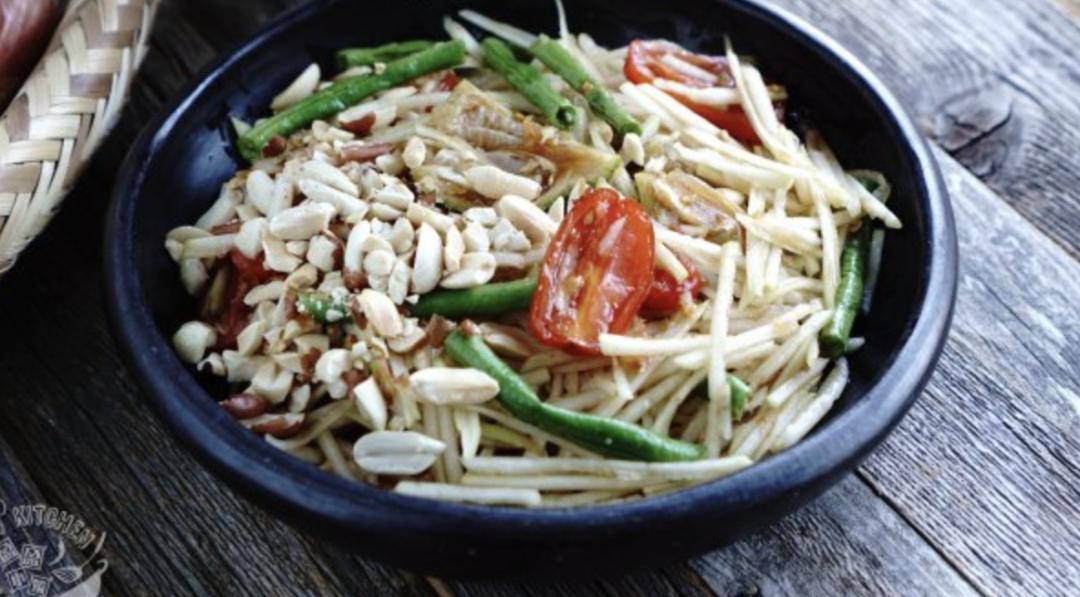 泰国女明星aom_帕德容琶·砂楚_泰国性感女星Aump